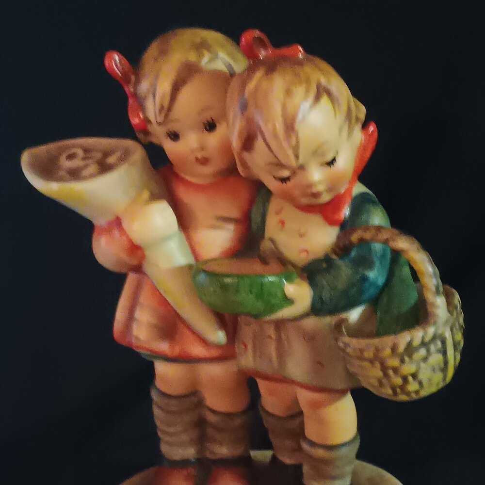 Goebel MI Hummel "Going to Grandma's "